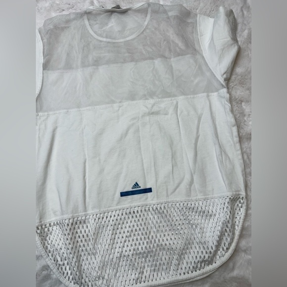 White adidas work out active shirt with mesh on the top and bottom. - Picture 5 of 8